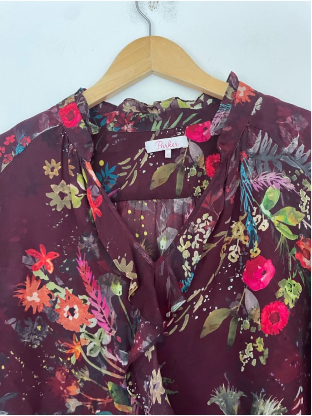 Parker silk blend Floral Burgundy Ruffle V-Neck Blouse top - Picture 9 of 10